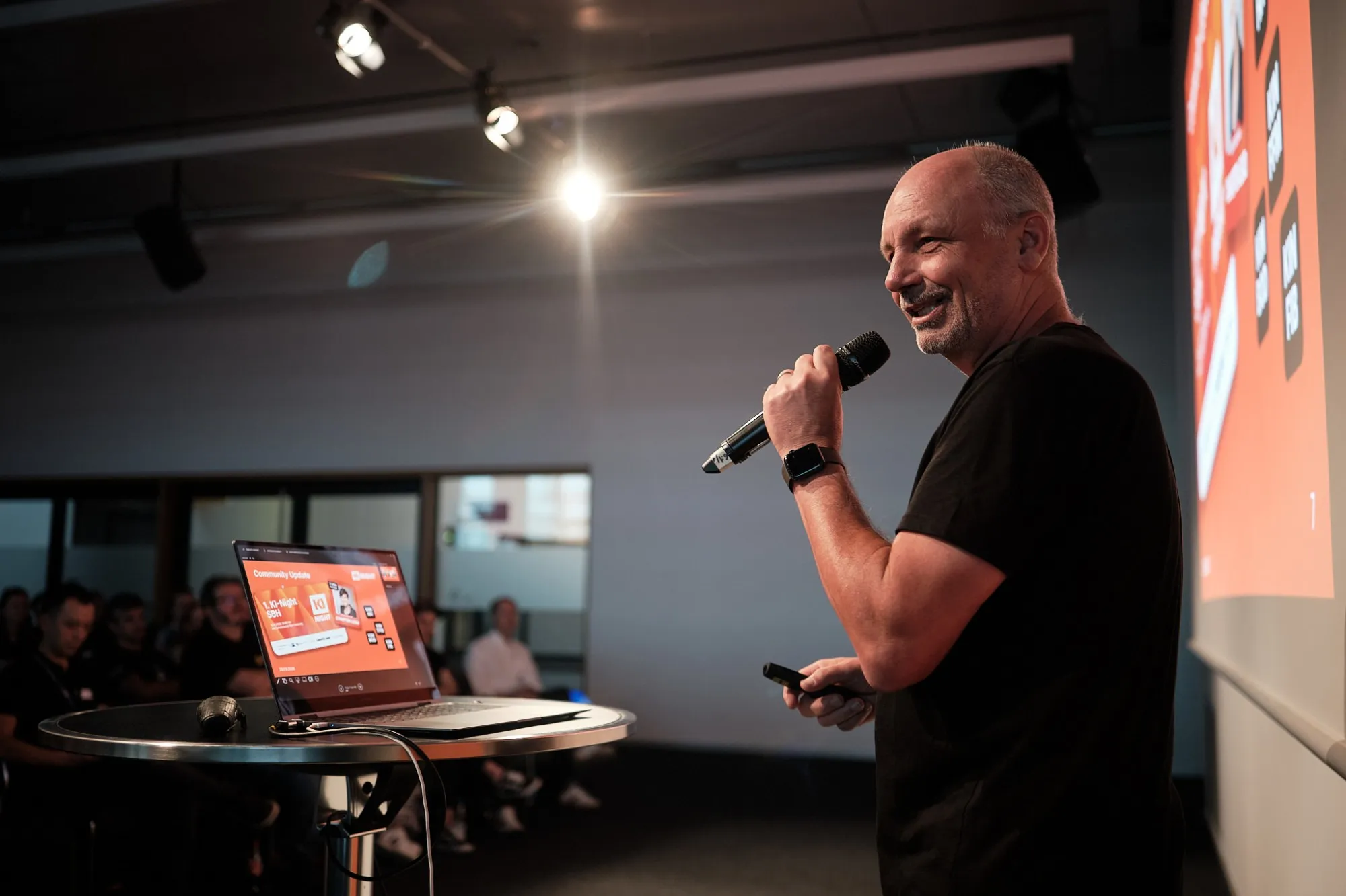 Markus Besch mit dem Community-Update